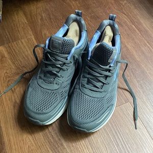 Sketcher’s D’Lux Walker